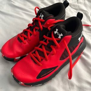 Under Armour 5 Youth sneakers red black tennis shoe